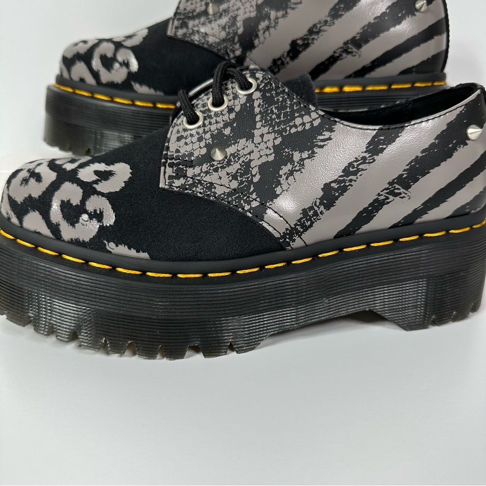 DR DOC MARTENS 1461 QUAD WOMENS SPIKED SHOES SIZE 6 BLACK GRAY NEW - Picture 7 of 10